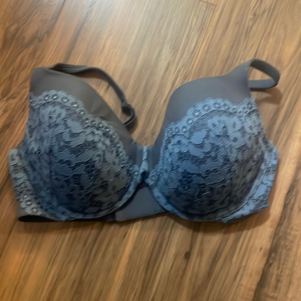 Victoria’s Secret Body by Victoria bra size 34DD